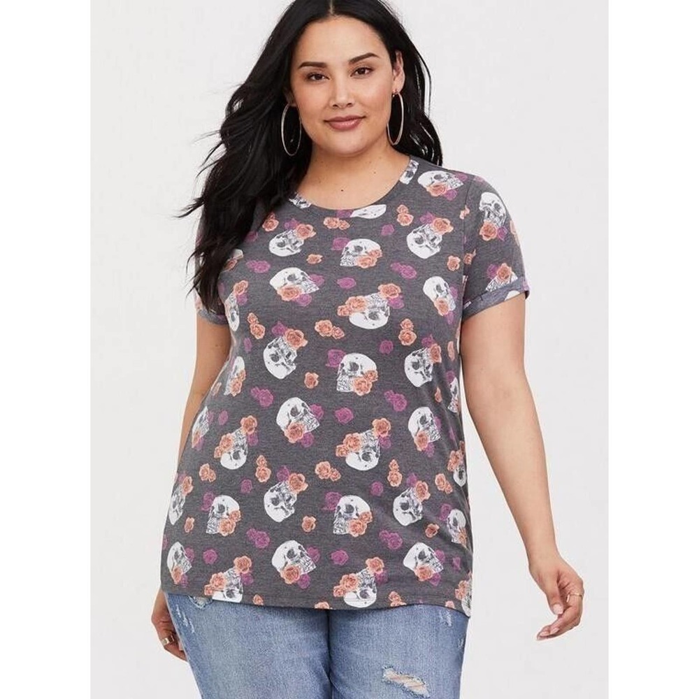 Torrid Skull Classic Fit T-Shirt Feather Light Crew Raglan Sleeve NWT! Plus 5X